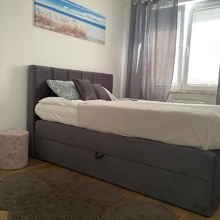 Wiczlino Teczowa アパート